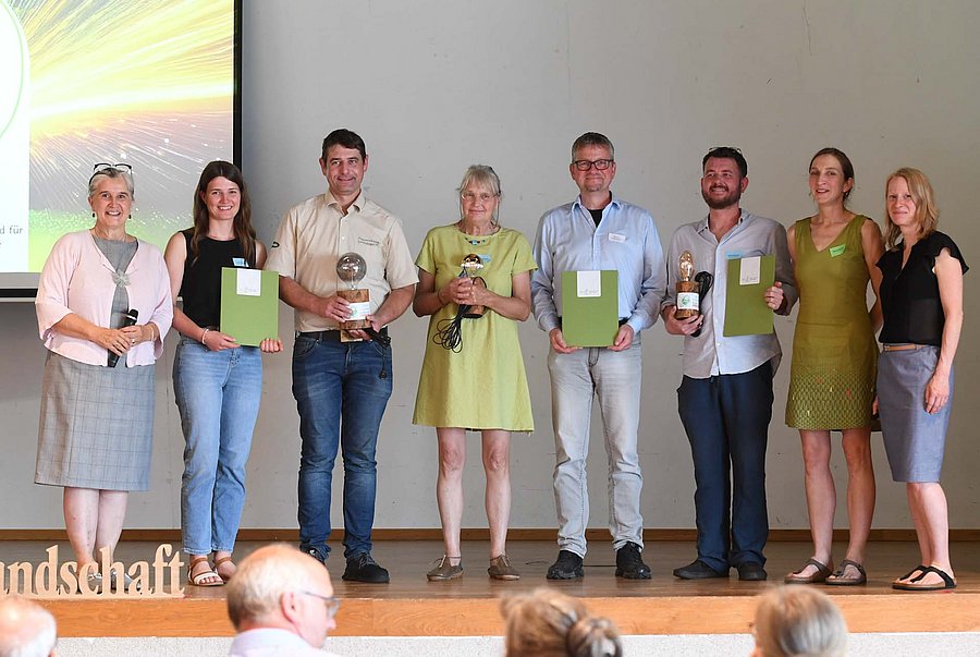Ehrung beim Deutschen Landschaftspflegetag 2026: ©P. Roggenthin Gruppenbild auf Bühne