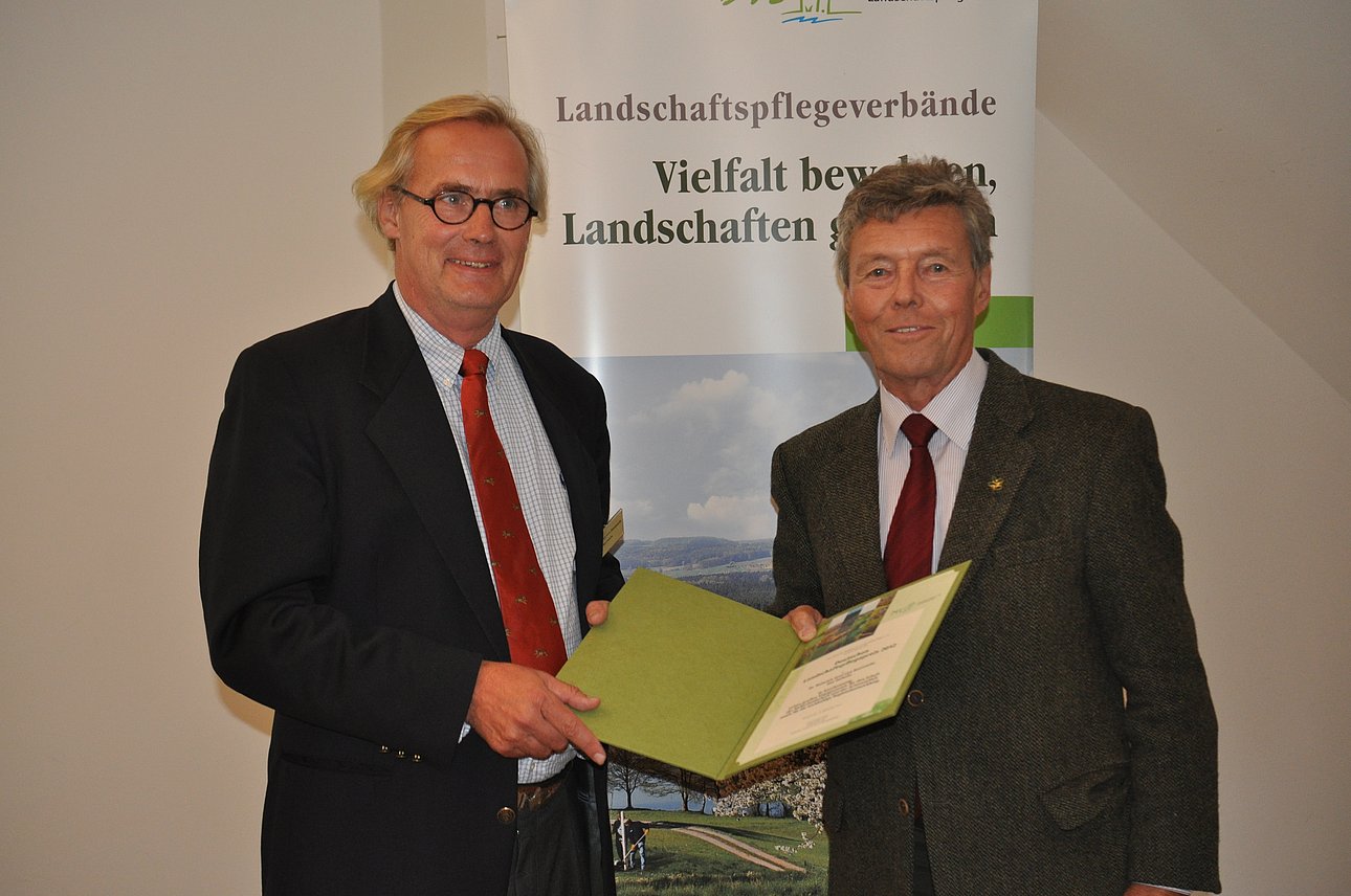 Preisträger des Deutschen Landschaftspflegepreises bei der Überreichung der Urkunde