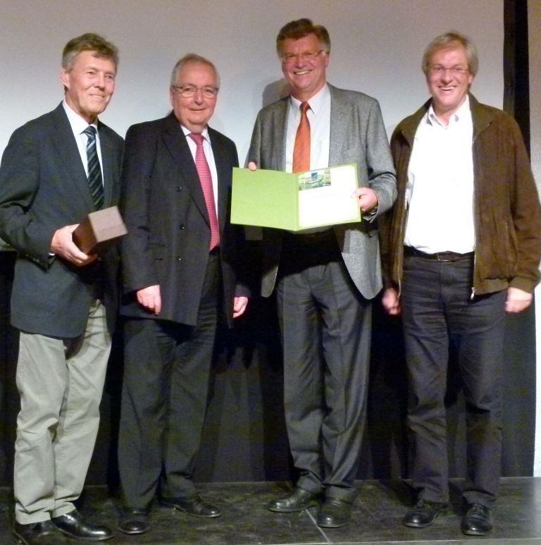 Preisträger des Deutschen Landschaftspflegepreises 2013 bei der Übergabe der Urkunde